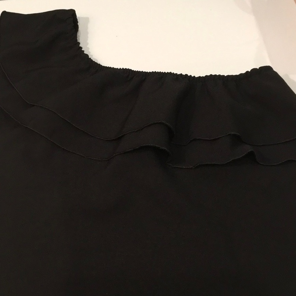 GREAT ONE SHOULDER RUFFLE - Picture 4 of 4